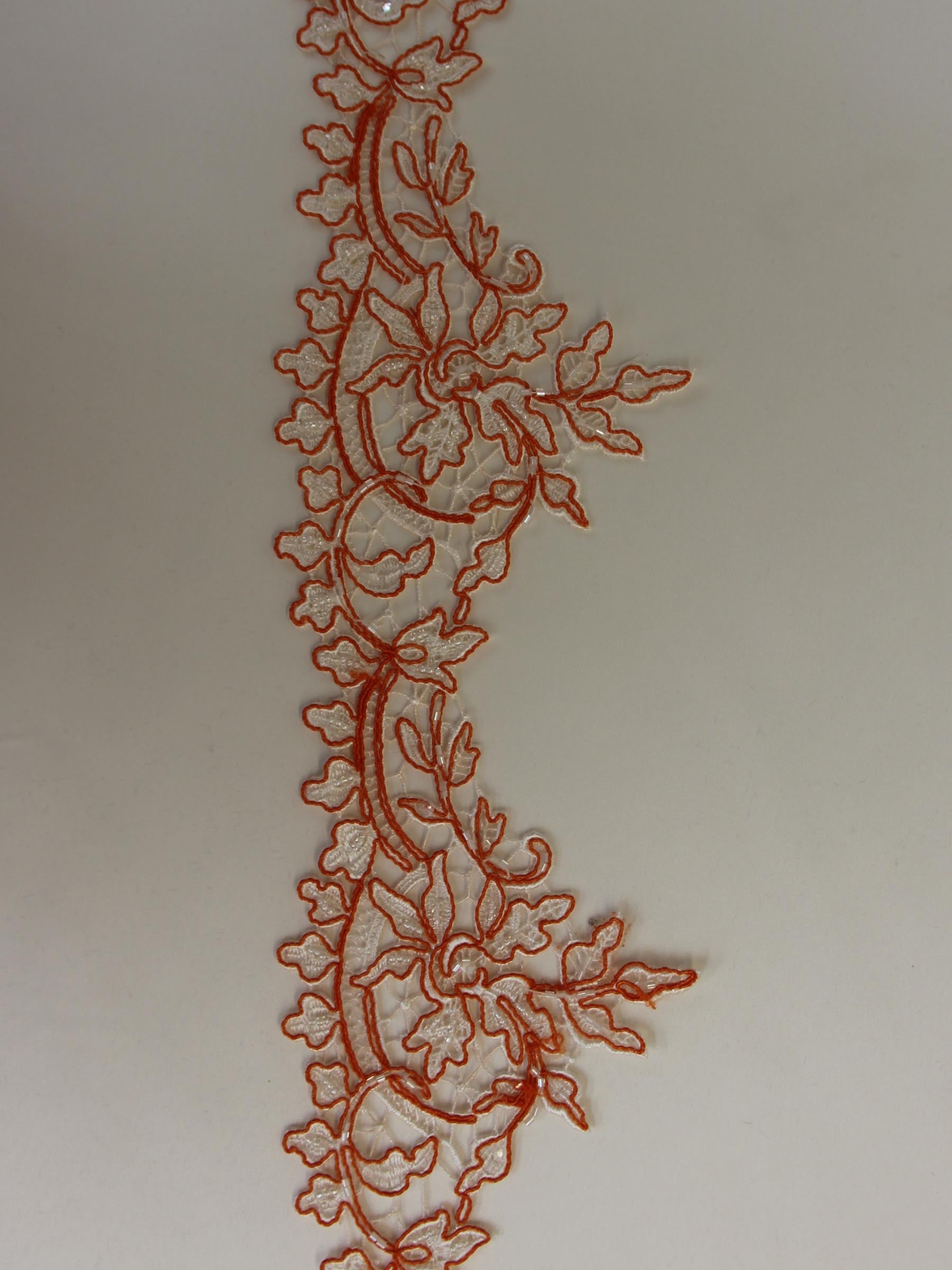 Spitzenbesatz in frischem Orange – Martina