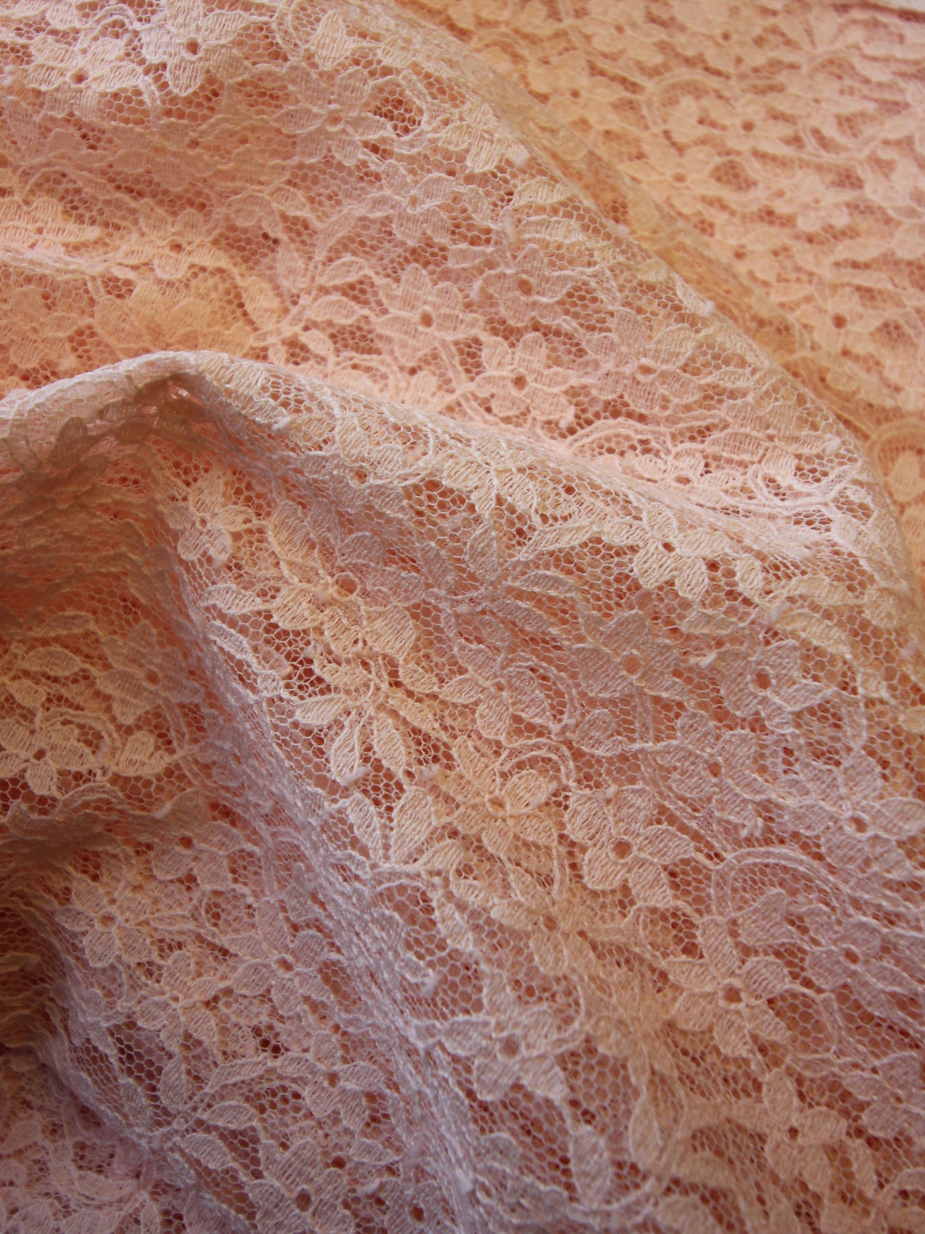 Rosa Chantilly-Spitze – Solange