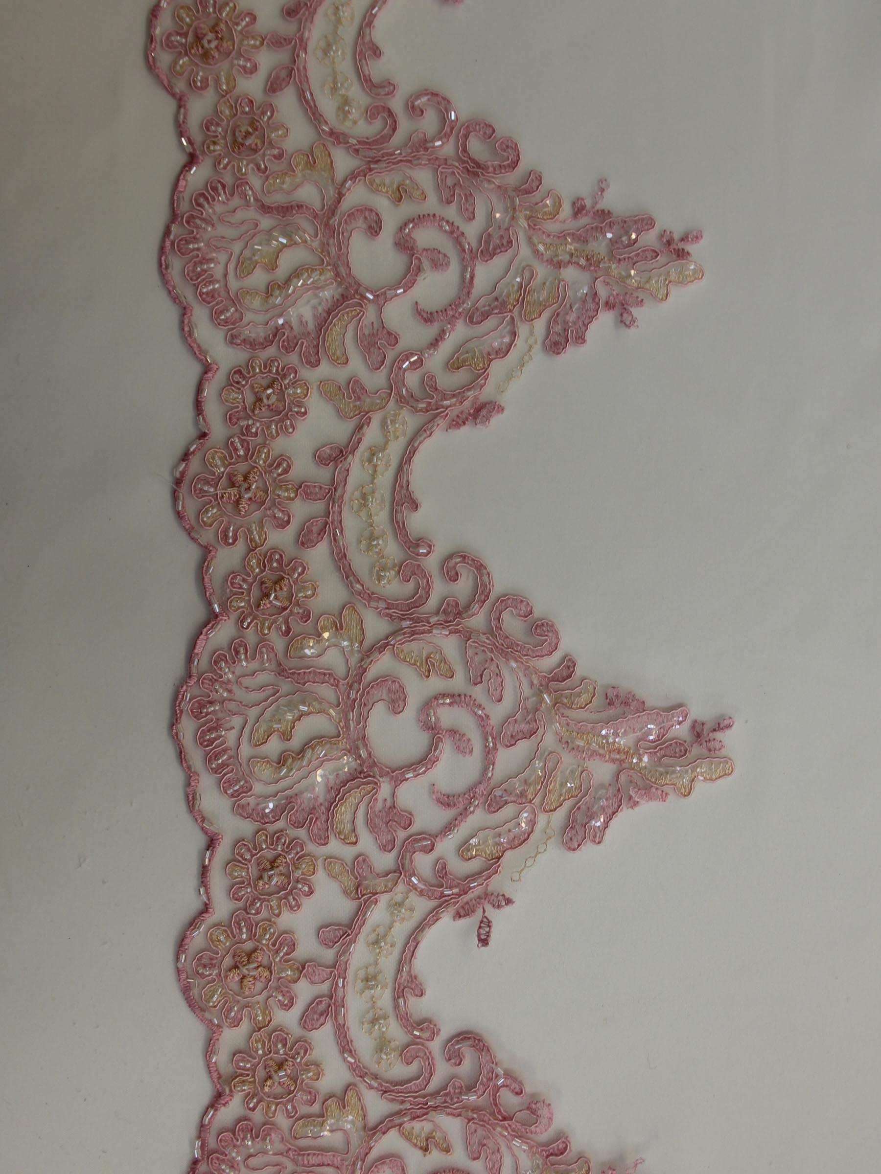 Pfingstrosenrosa Spitzenbesatz – Jessica