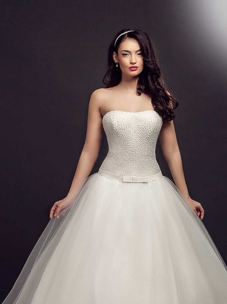 Elfenbeinfarbener Georgette mit Perlen – Mallory