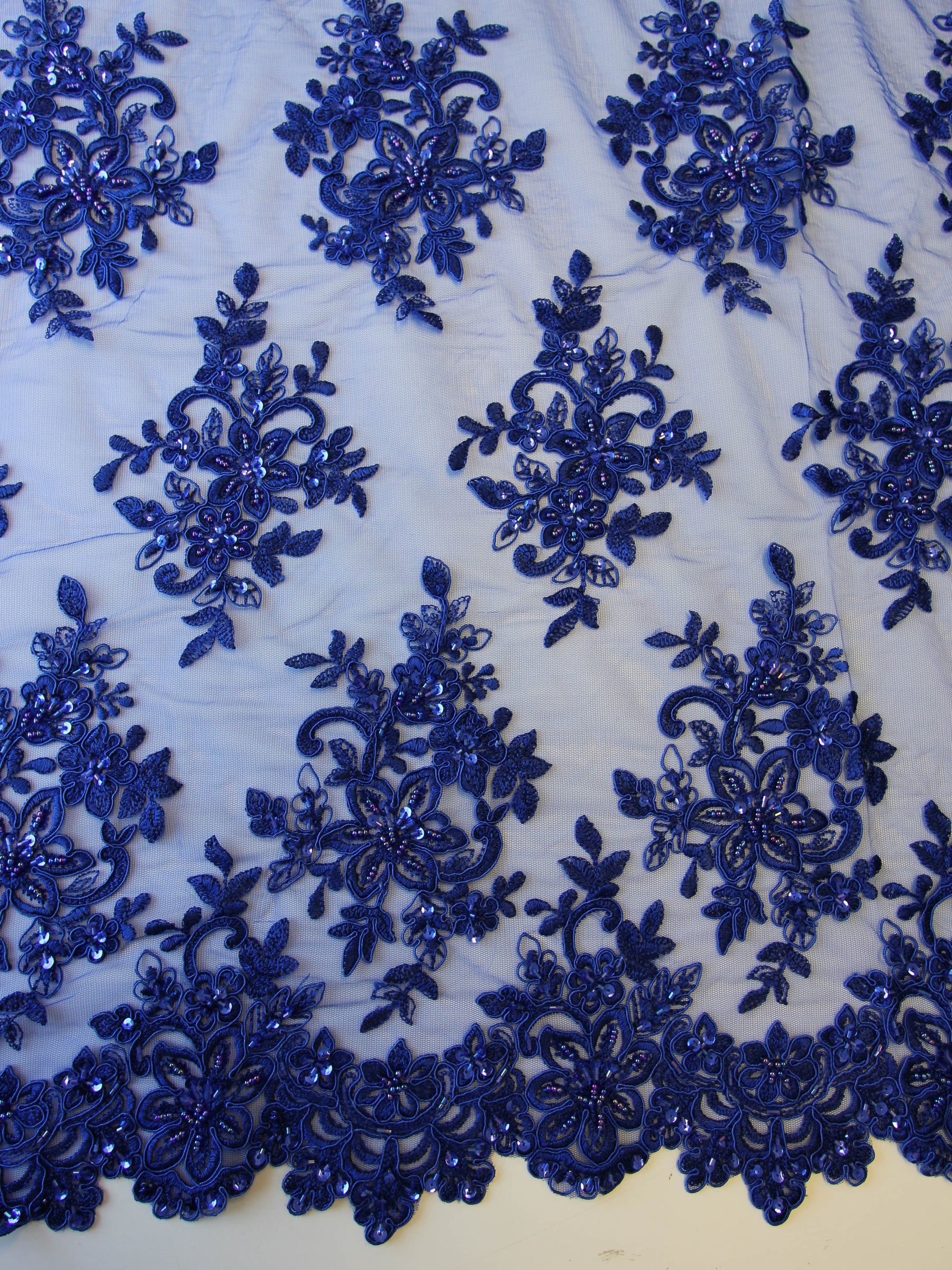 Königsblaue Perlenspitze – Kady