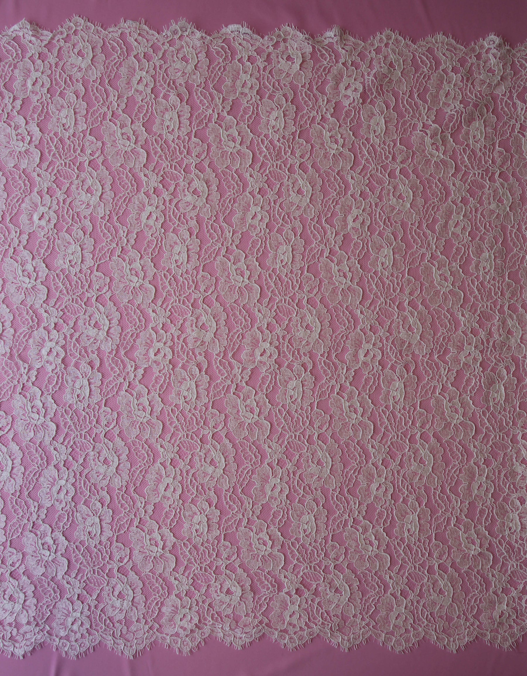 Weiche weiße Chantilly-Spitze – Amy