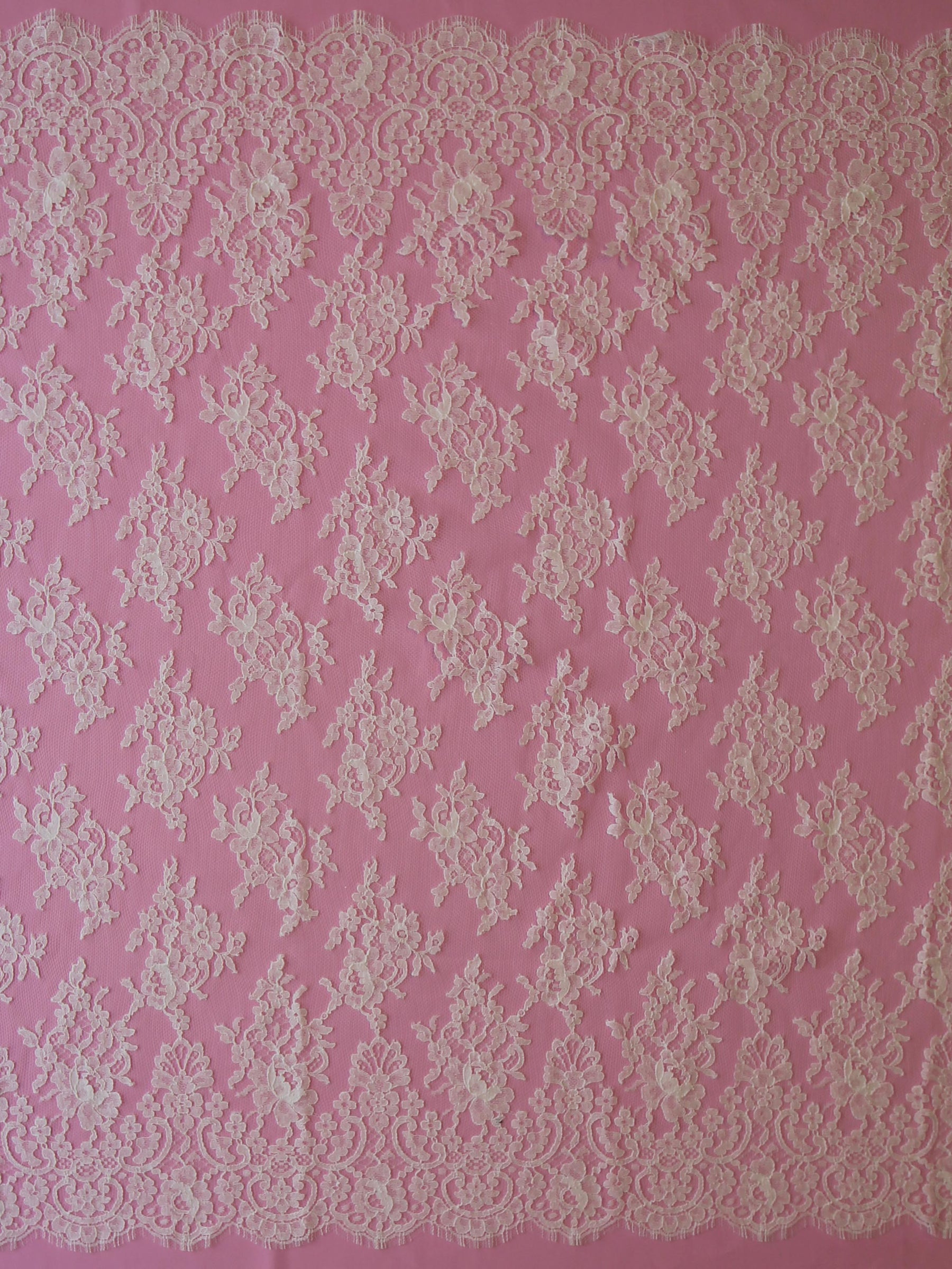 Weiche weiße Chantilly-Spitze – Natasha