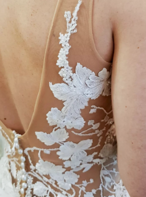 Elfenbeinfarbene italienische bestickte Spitze – Styla