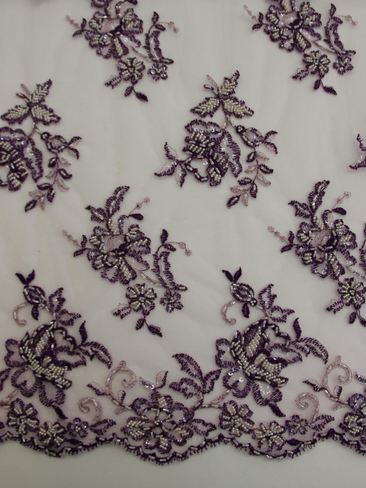 Tiefviolette Spitze – Chloe