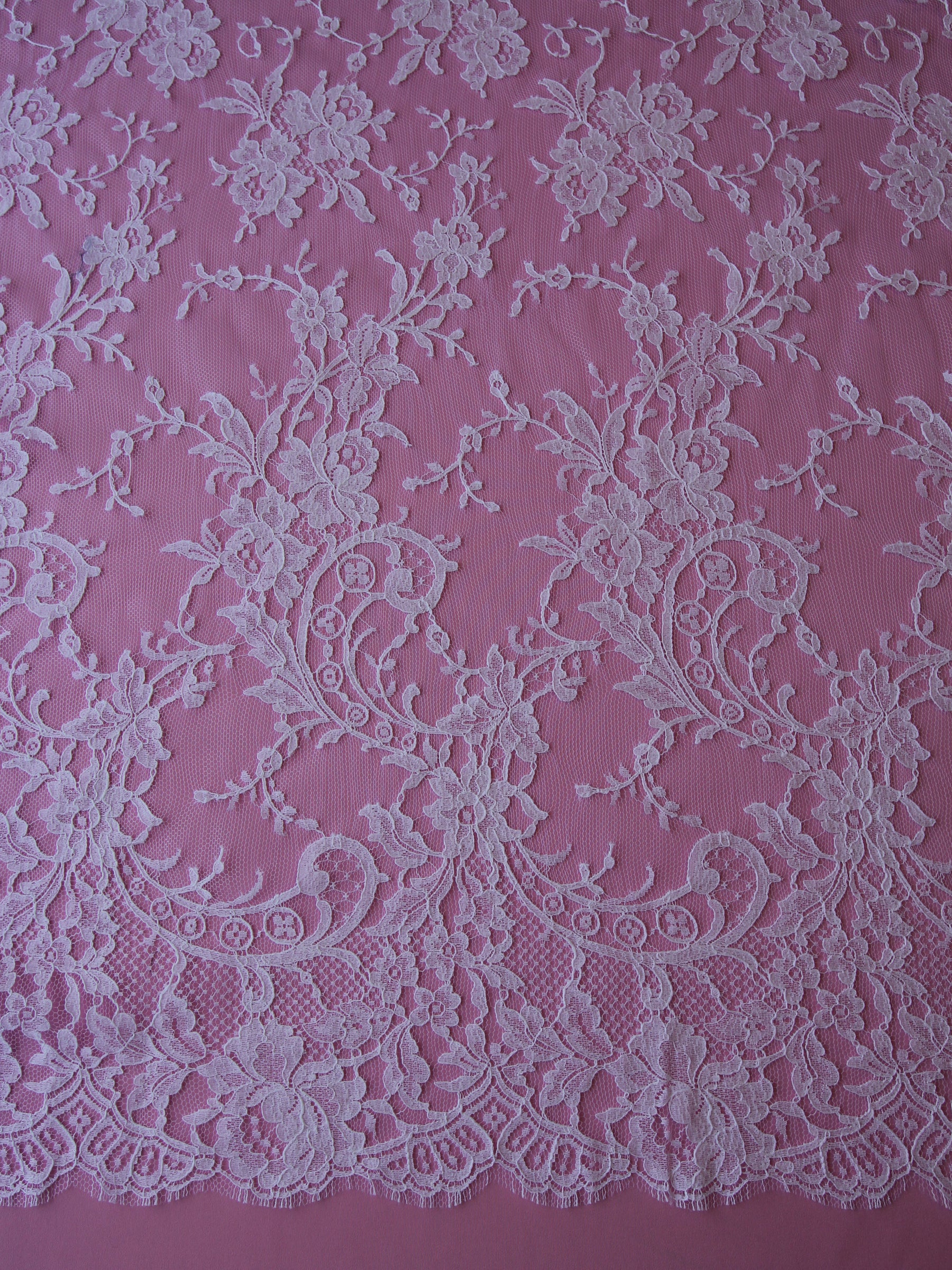 Weiße Chantilly-Spitze – Kate
