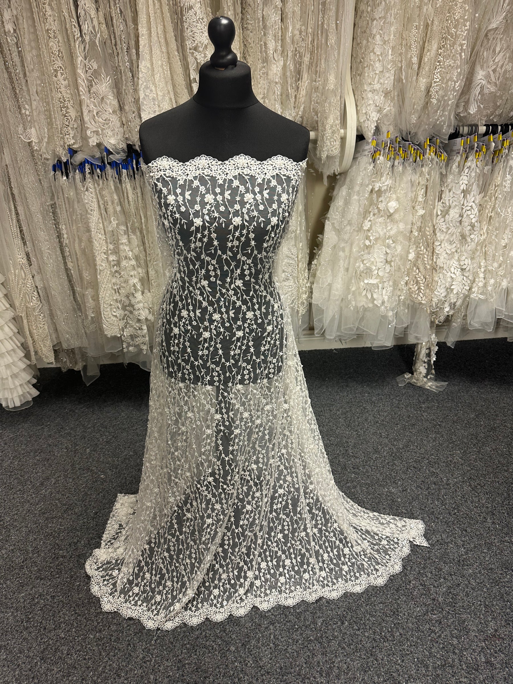 Elfenbeinfarbene Perlenspitze - Laranjal 