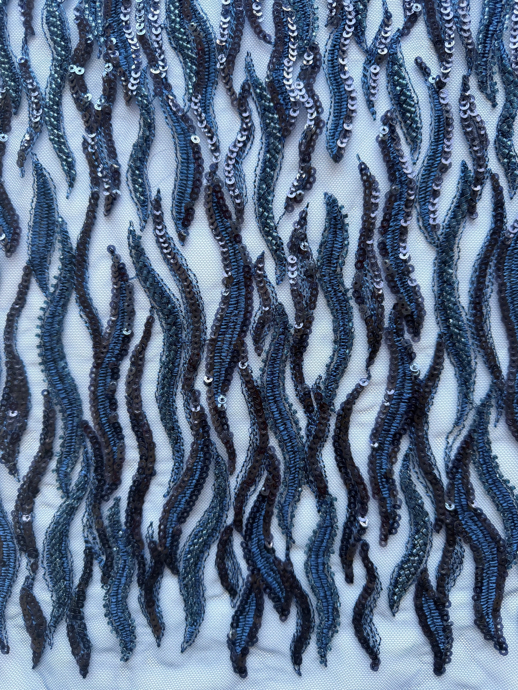Neuer marineblauer, bestickter Tüll mit Perlen - EB1089