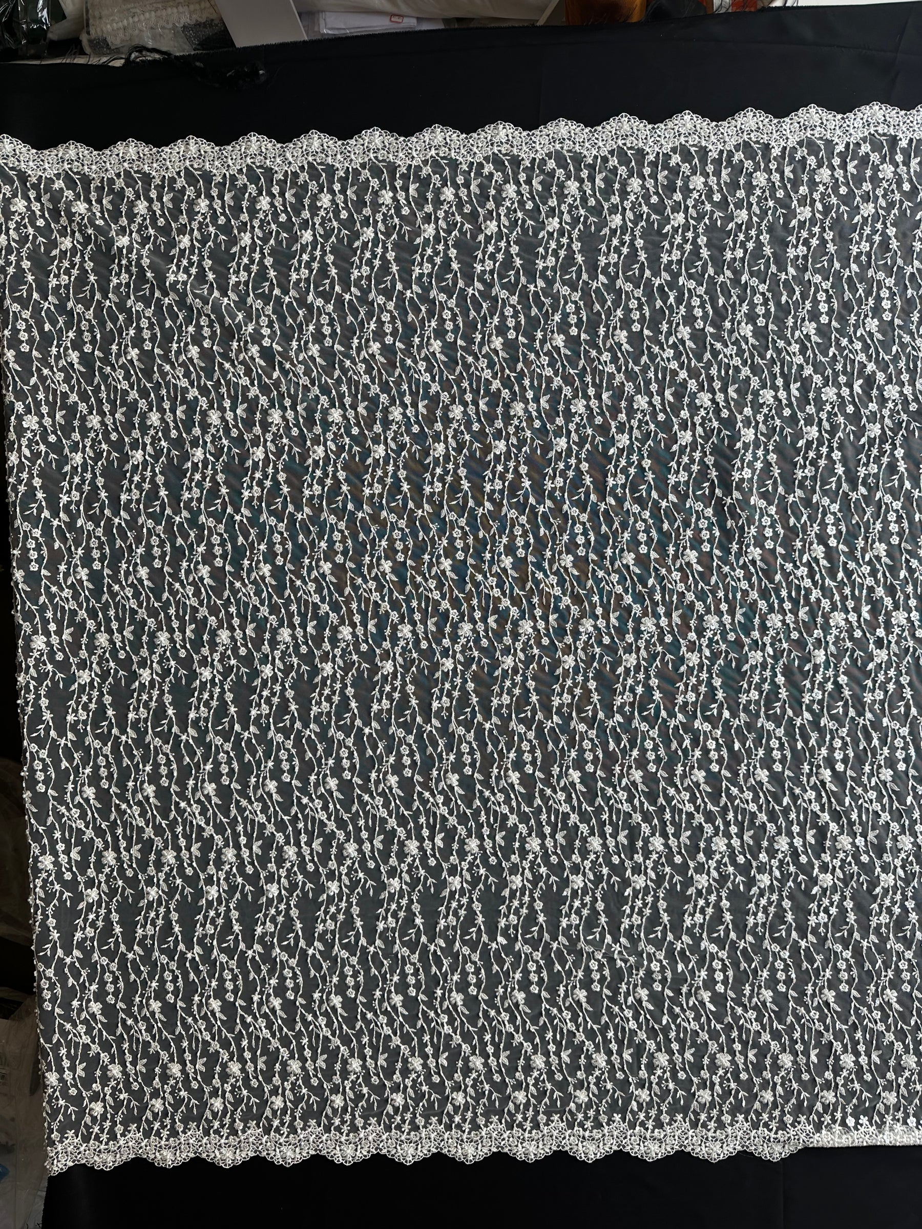 Elfenbeinfarbene Perlenspitze - Laranjal 