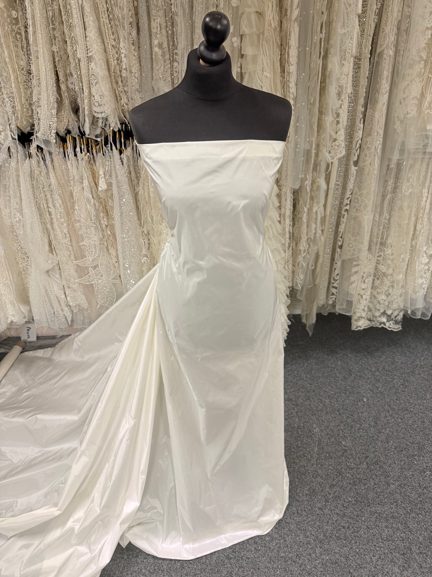 Elfenbein Polyester-Taft - P599