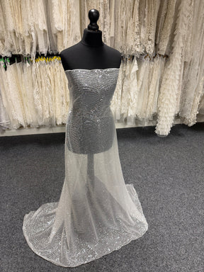 Elfenbeinfarbener, bestickter Paillettentüll – EB3020