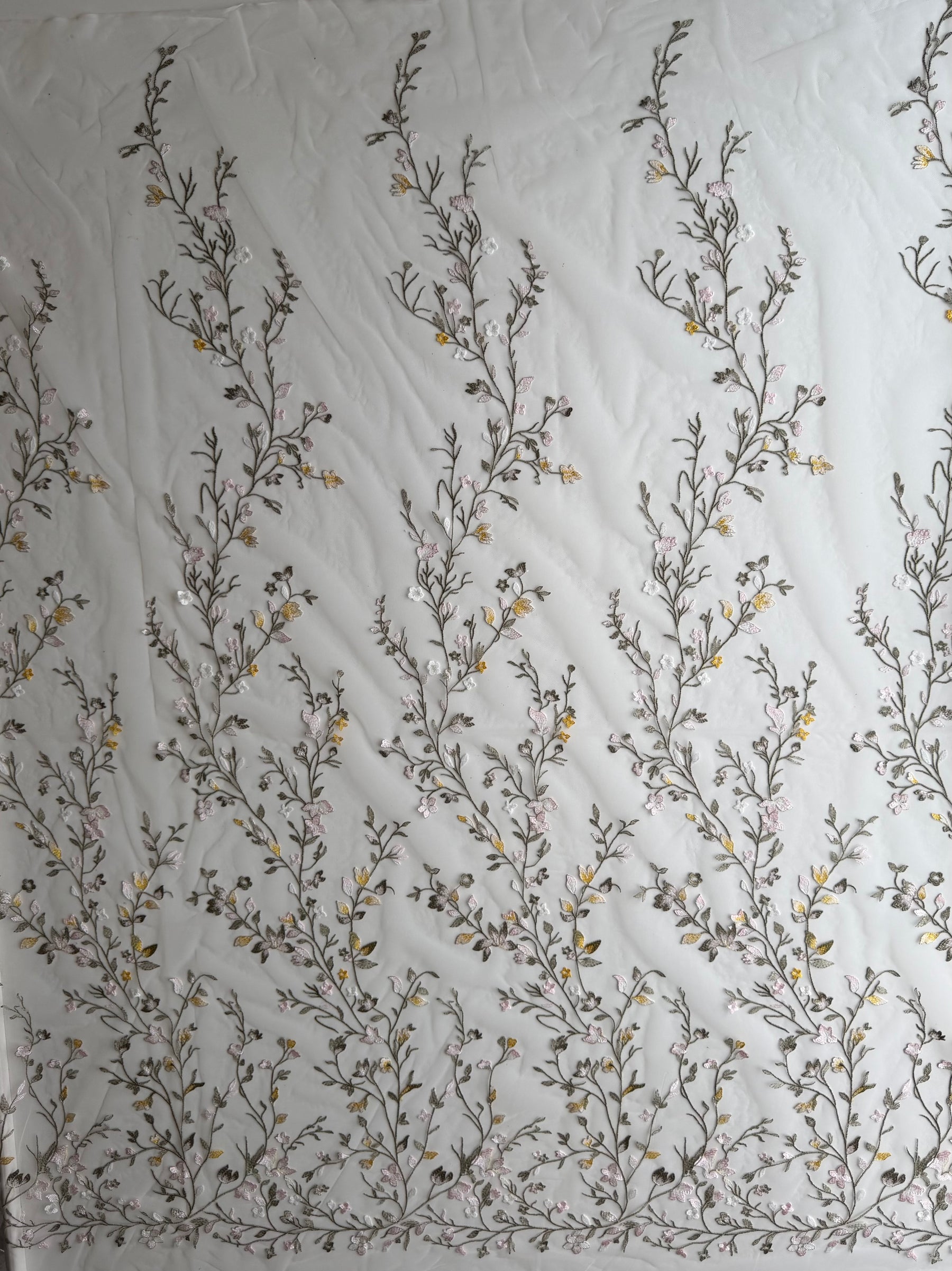Mehrfarbige bestickte Spitze - Mania
