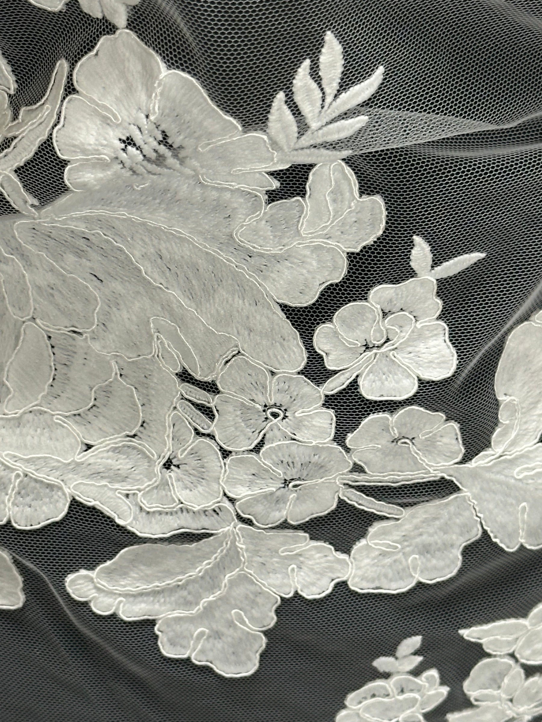 Elfenbeinfarbene Kordelspitze - Klatsch