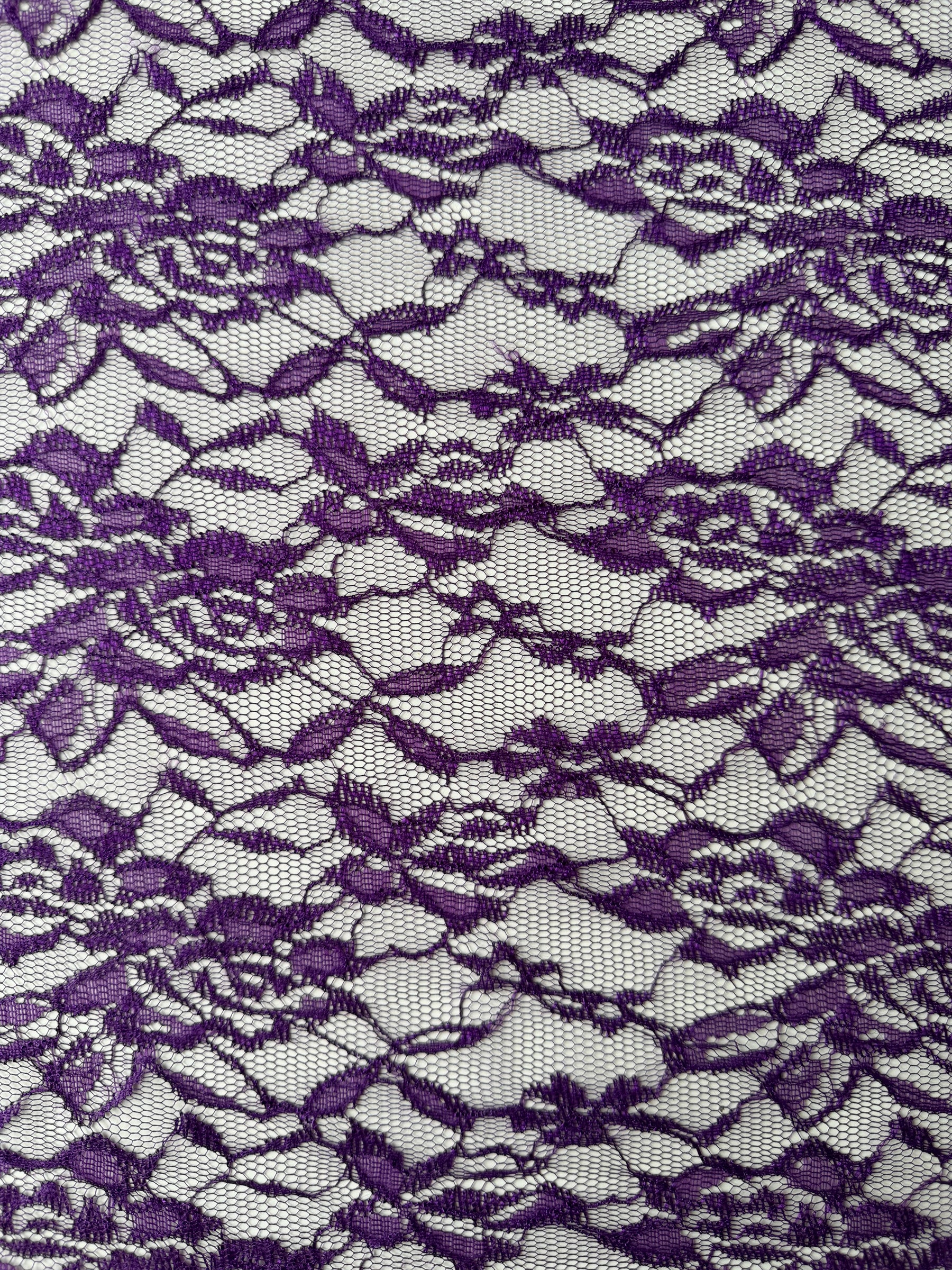Lila Raschel-Spitze - P618