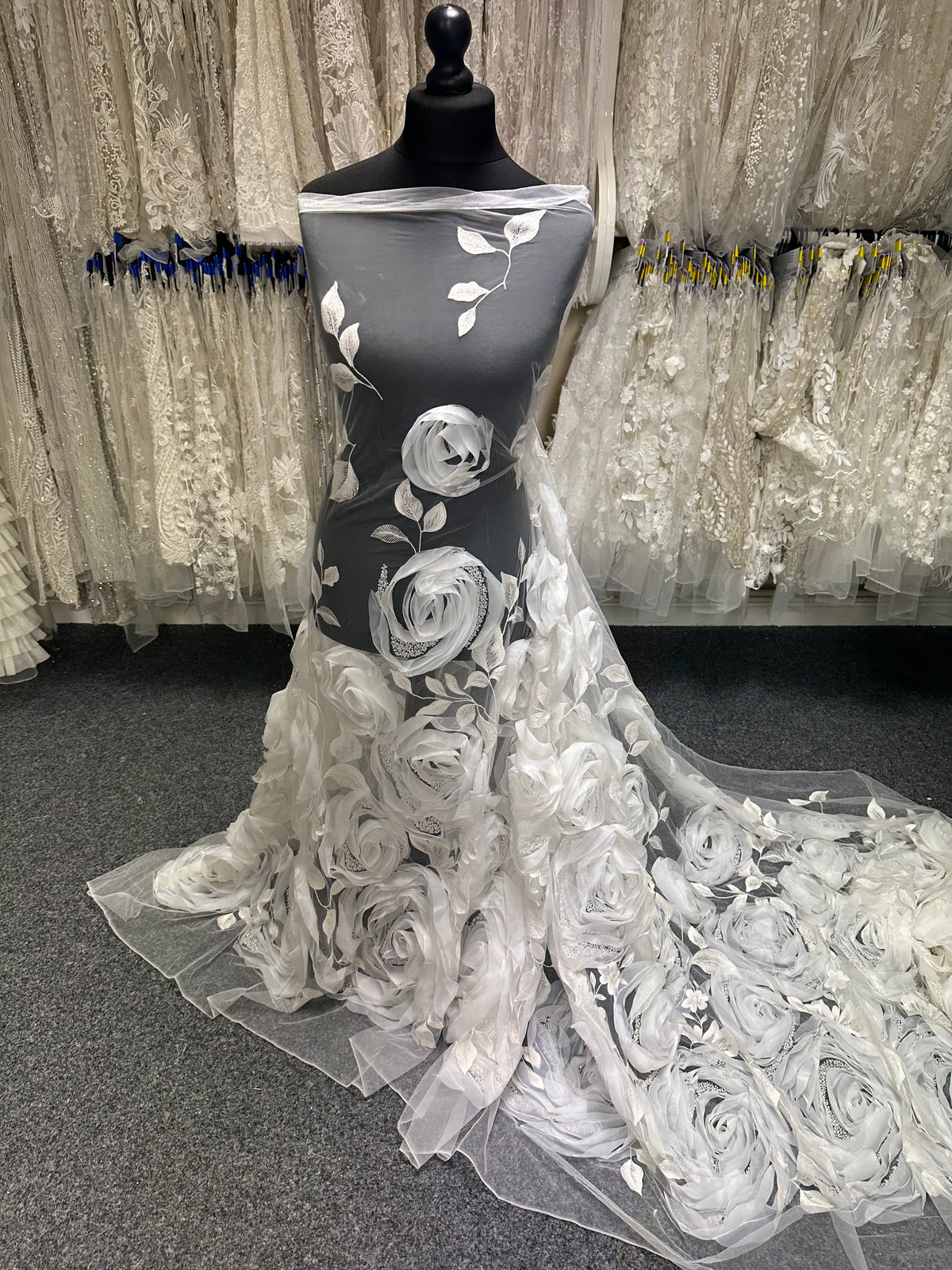 Elfenbeinfarbene 3D-gestickte Spitze – Asalla 