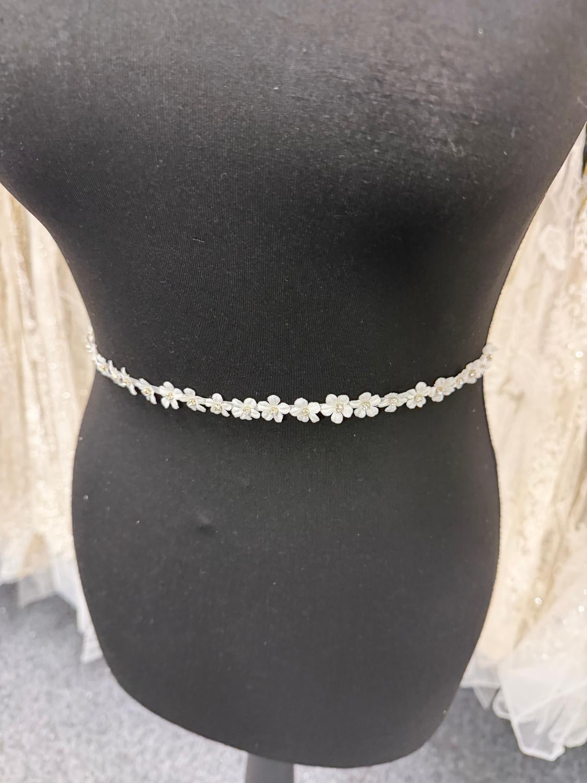 Elfenbein 3D Georgette Blüten Kristallbesatz - EH1020