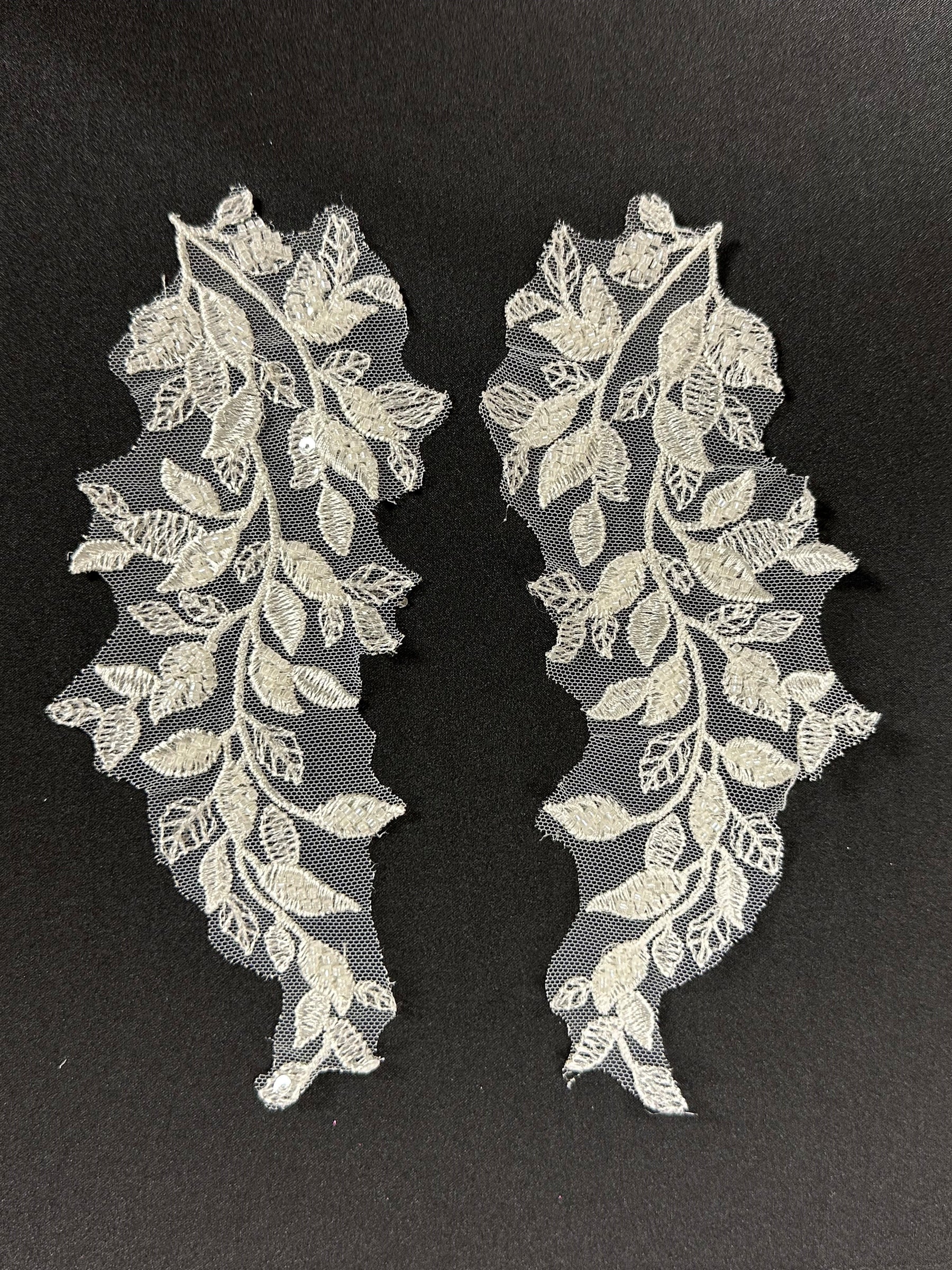 Ivory Embroidered Lace Appliques - T962