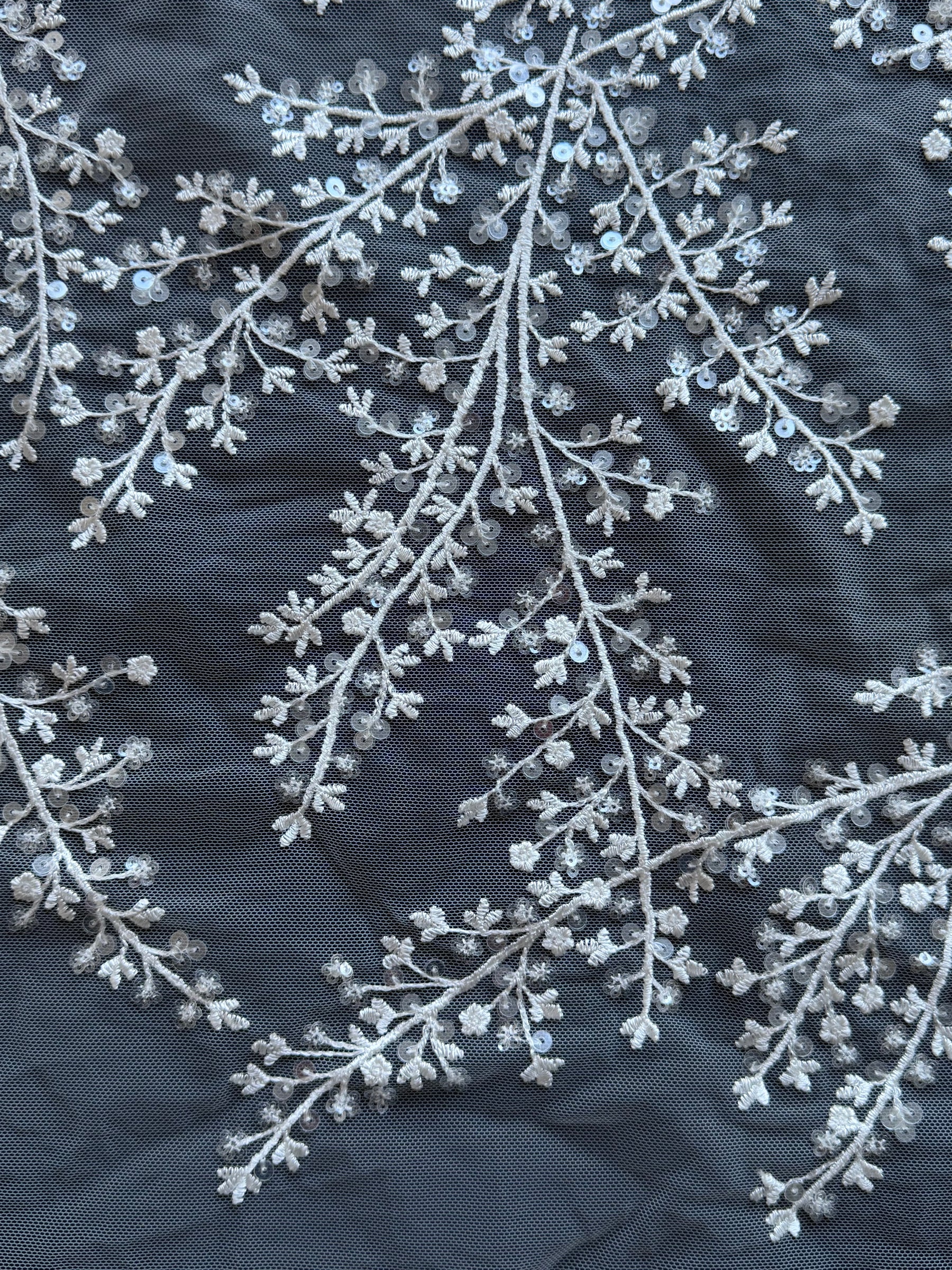 Elfenbeinfarbene Paillettenspitze - EB3065