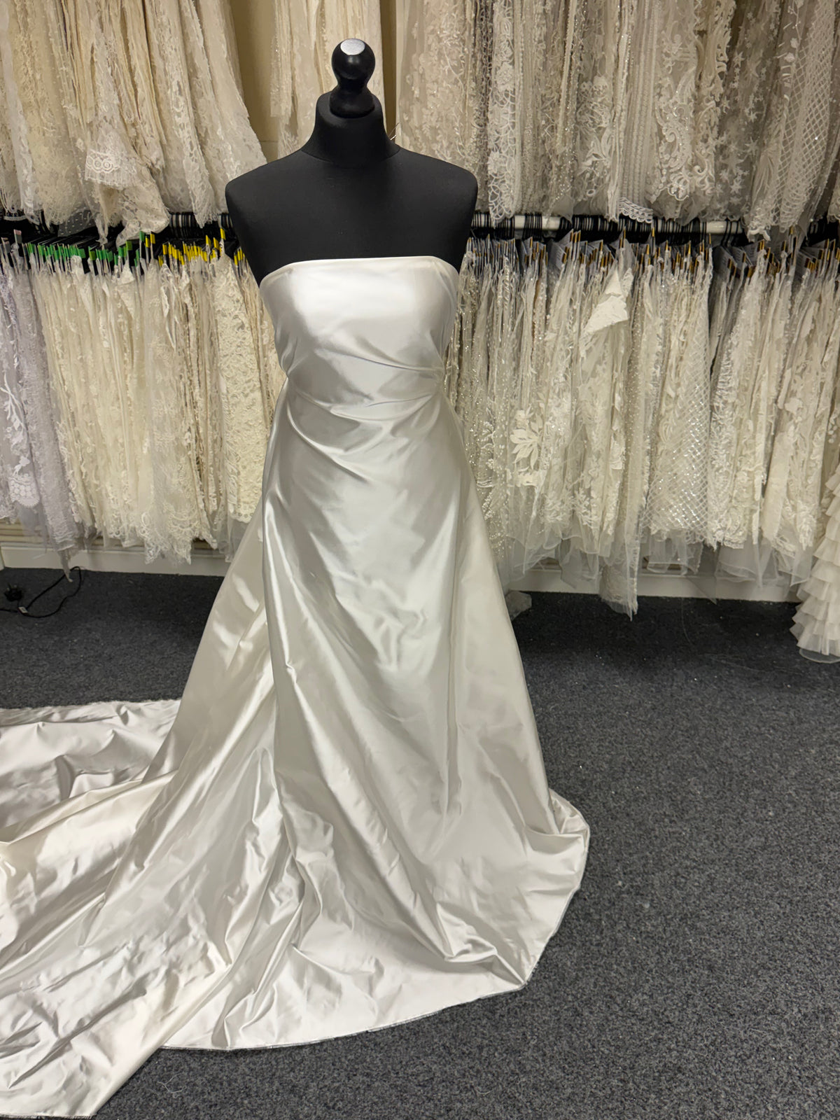 Elfenbein Polyester Duchesse Satin - P748