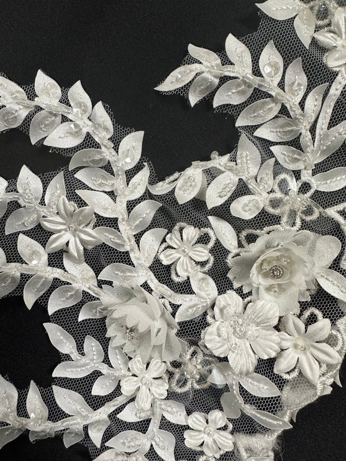 Elfenbeinfarbene Laserspitzenborte - T 1011 (CF)