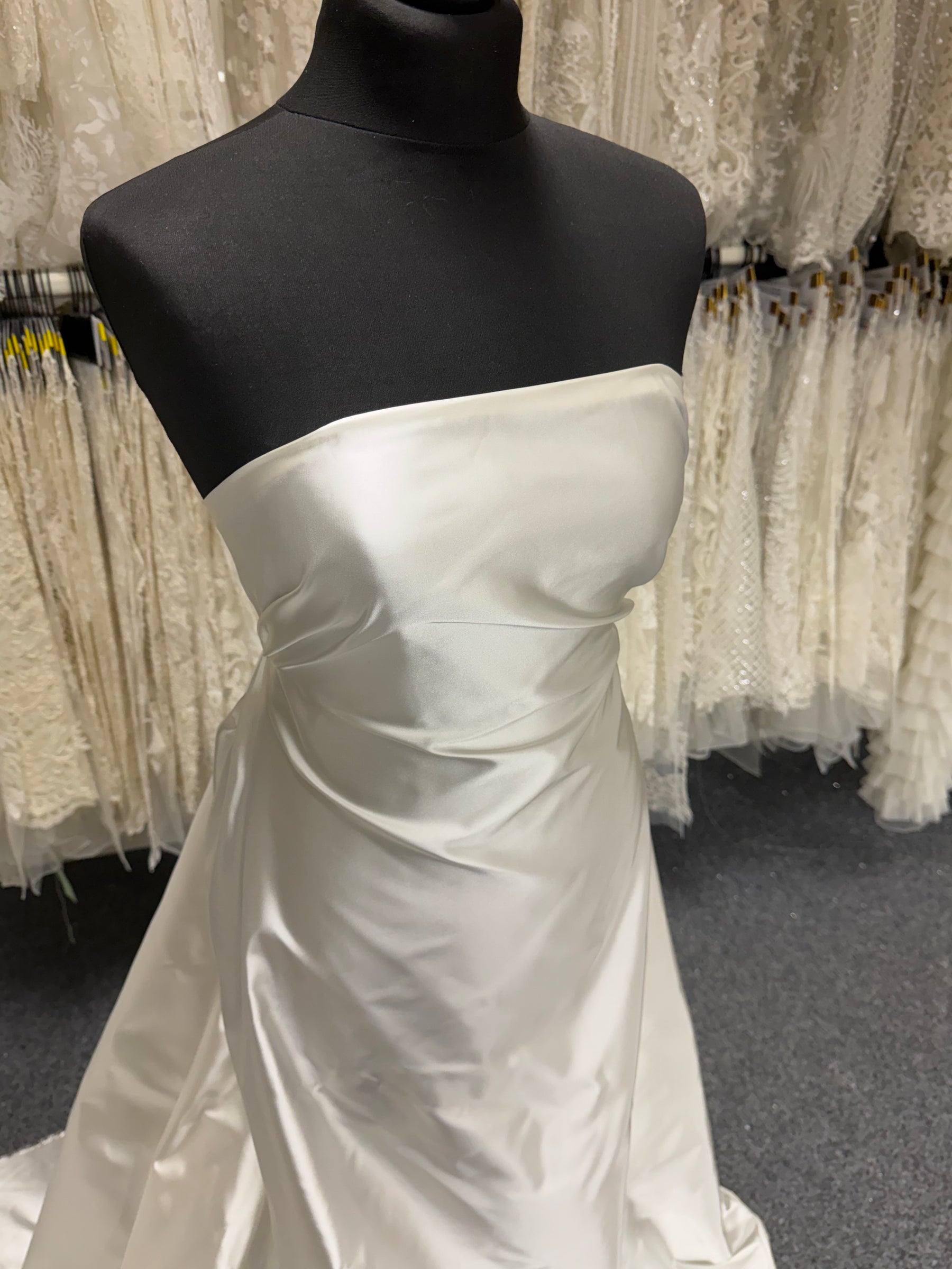 Elfenbein Polyester Duchesse Satin - P748