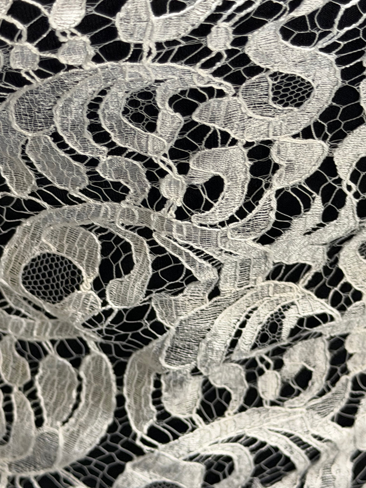 Ivory Italian Lace - P883