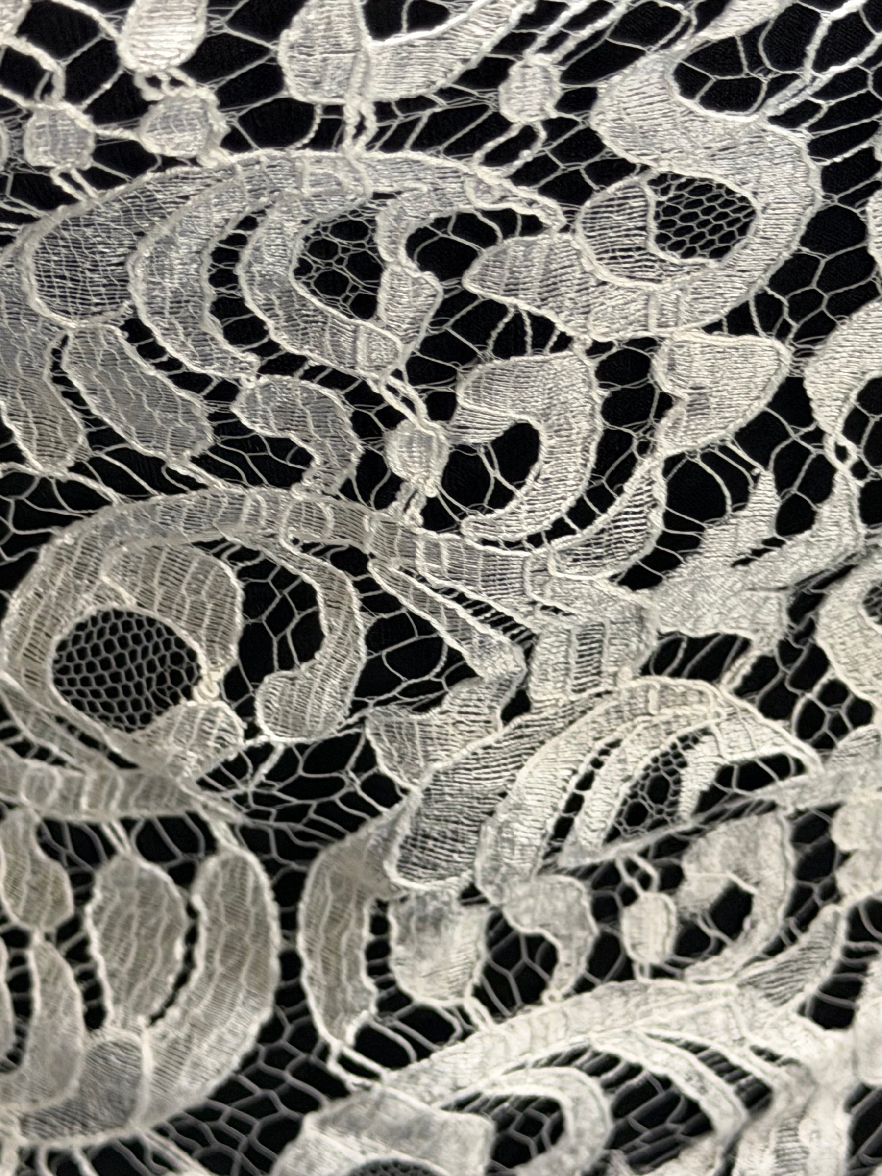 Elfenbeinfarbene italienische Spitze - P883