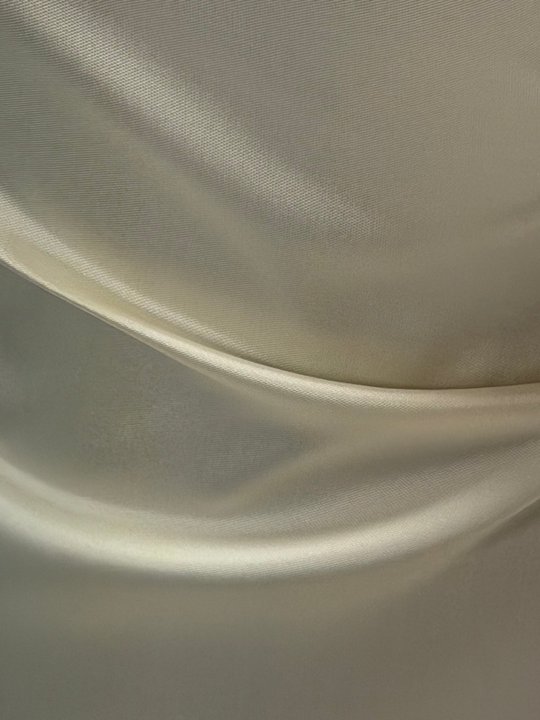 Blass elfenbeinfarbenes, weiches Mikado aus Seidenmischung – P608