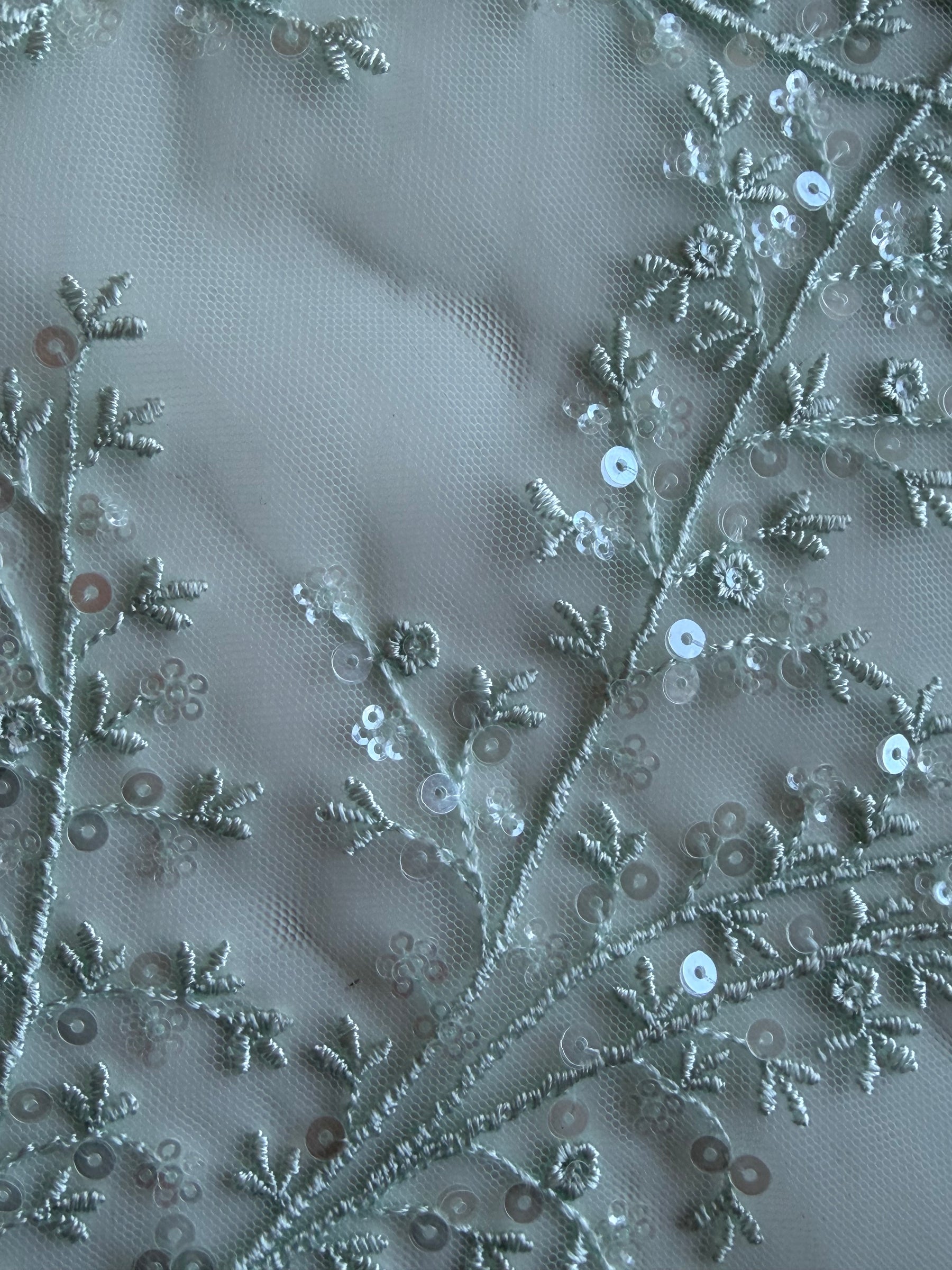 Hellgrüne Paillettenspitze - EB3065