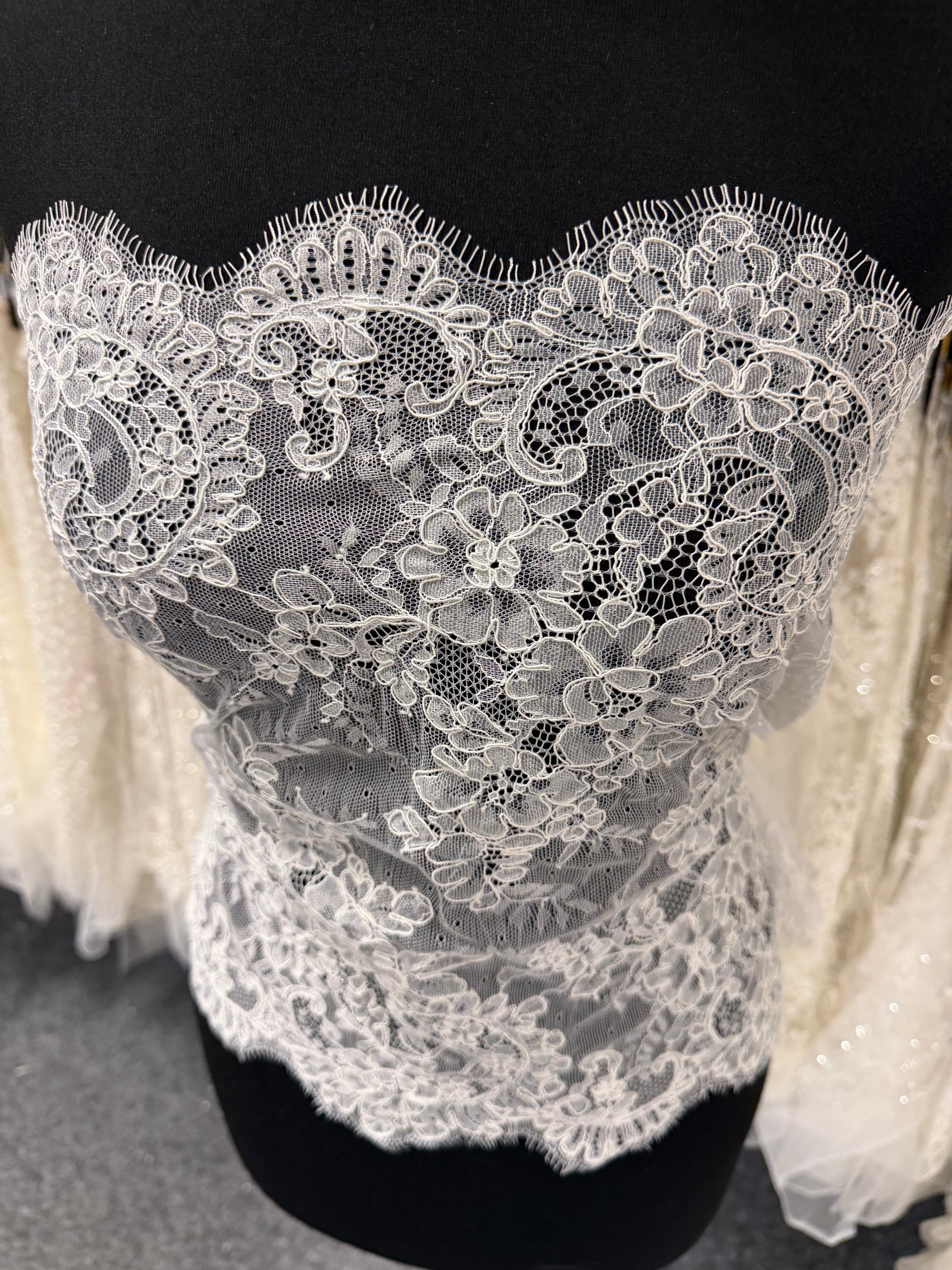 Ivory Corded Lace Trim - Lirin
