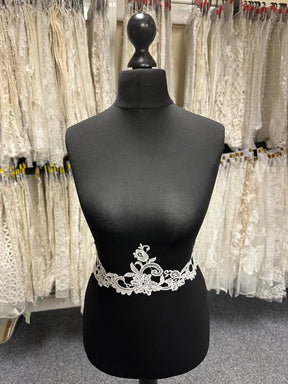 Elfenbeinfarbene Guipure-Spitzenborte - Scharf