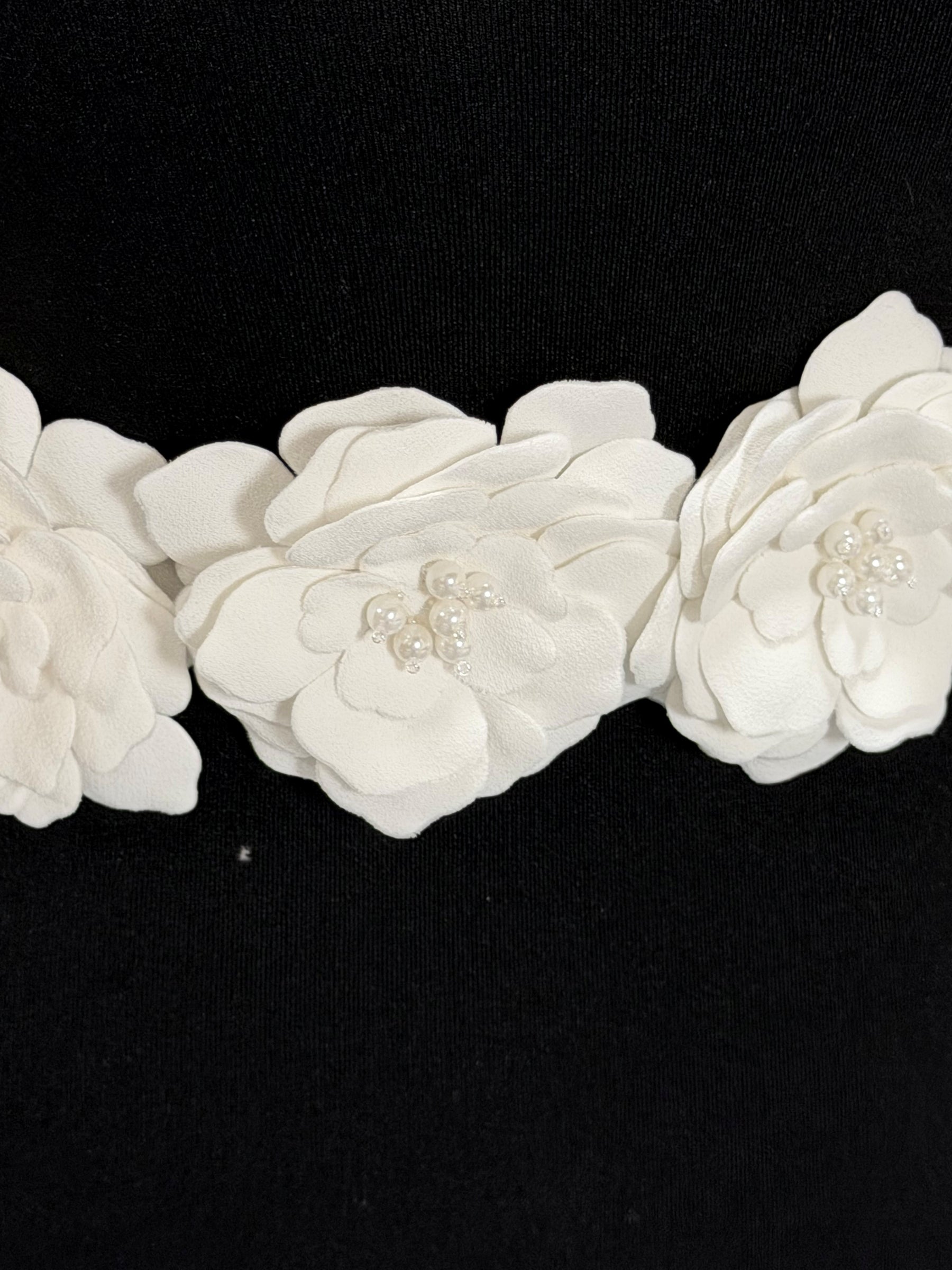 Elfenbein-Blumenapplikation – Avon Large