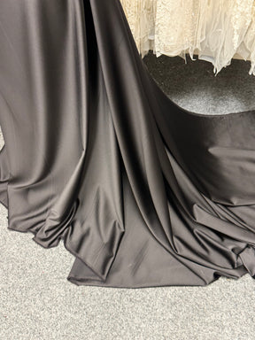 Schwarzer Polyester-Stretch-Satin – Estonia