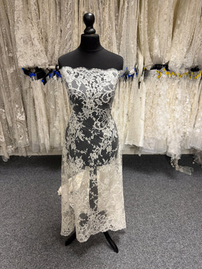 Elfenbein-Chantilly-Spitze - Banilto