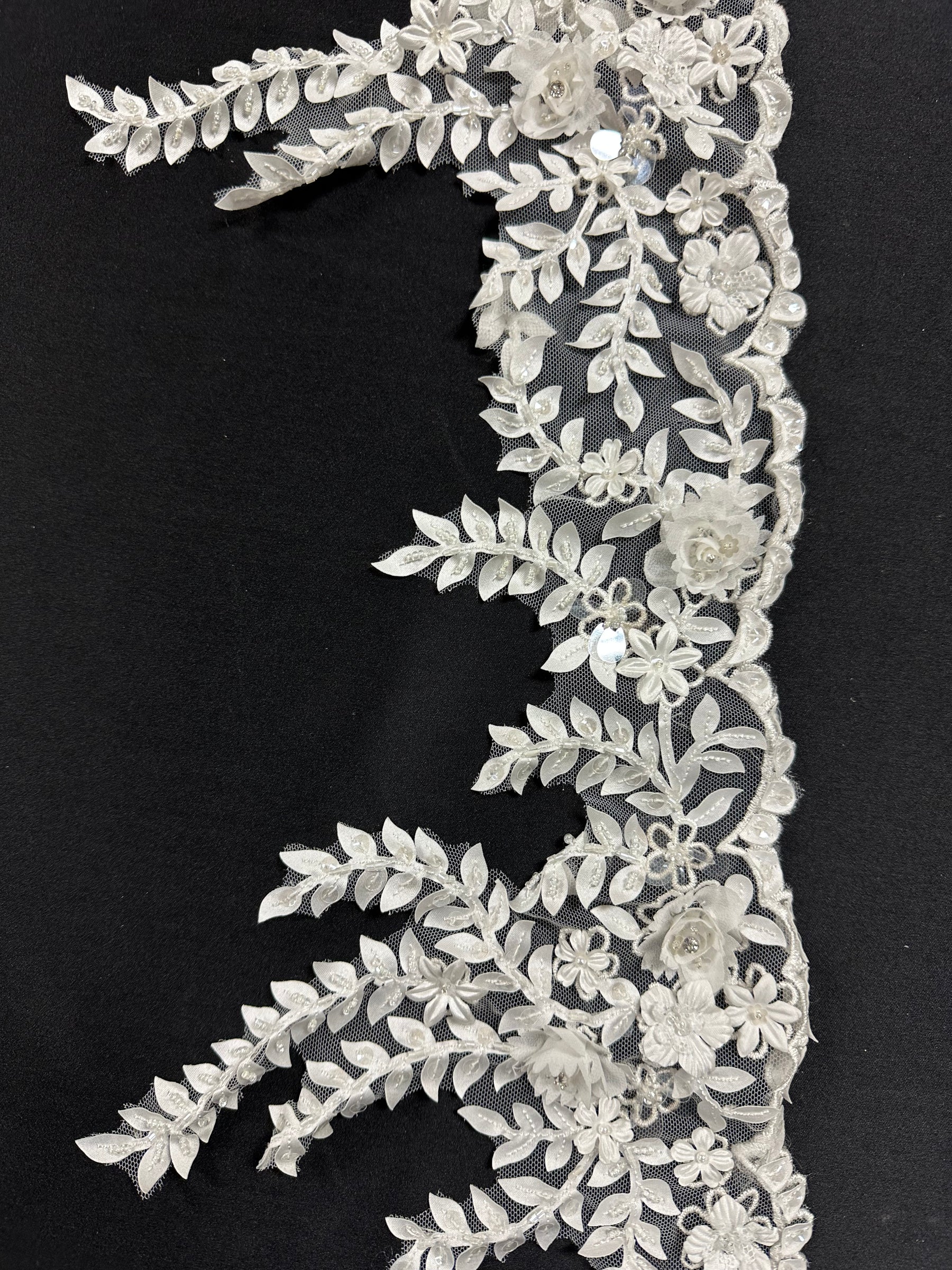 Elfenbeinfarbene Laserspitzenborte - T 1011 (CF)