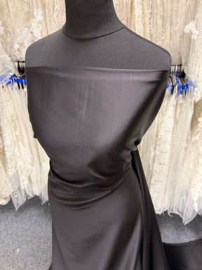 Schwarzer Polyester-Stretch-Satin – Estonia
