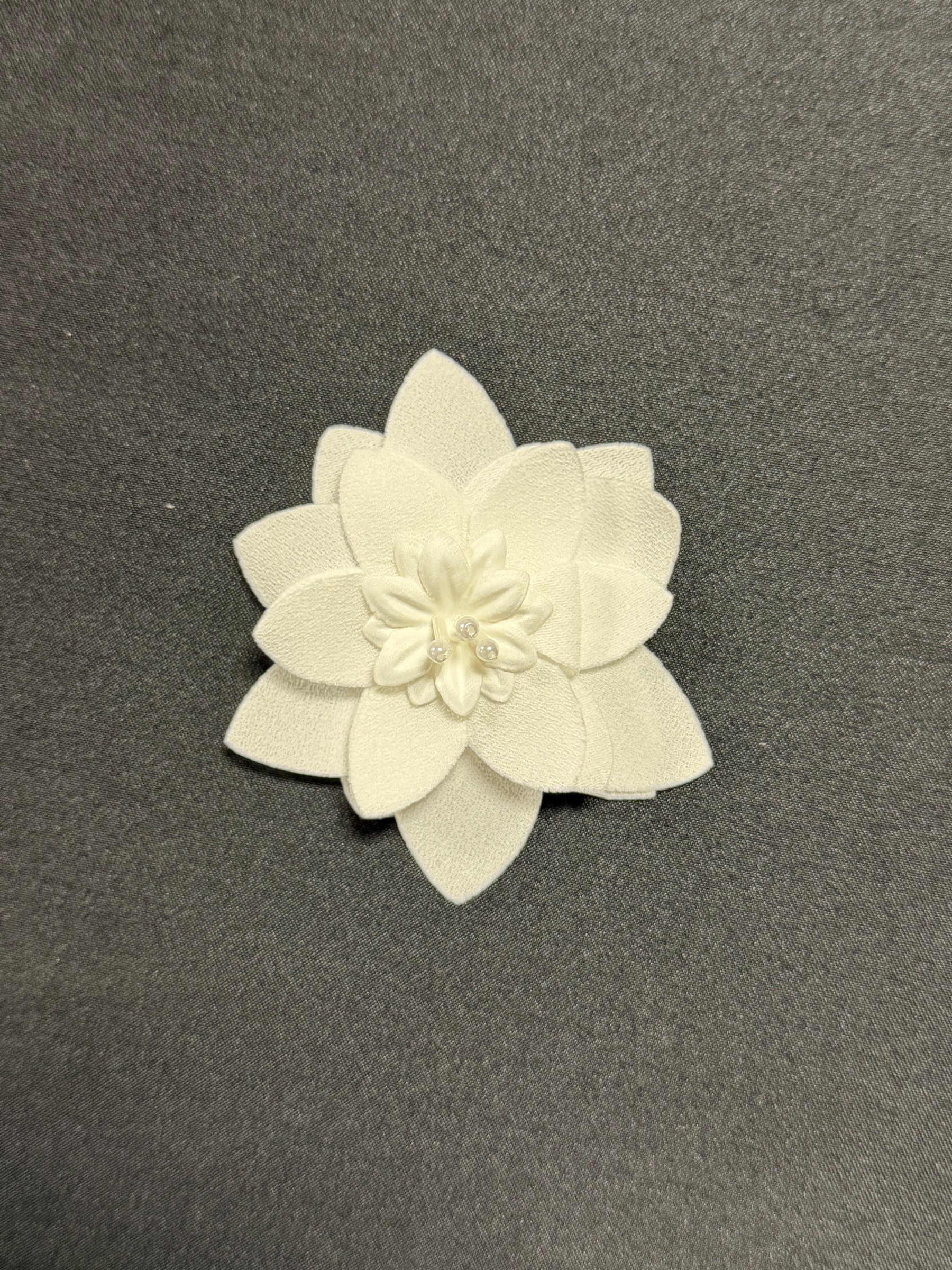 Elfenbein Blumenapplikation - Bedford (Klein)