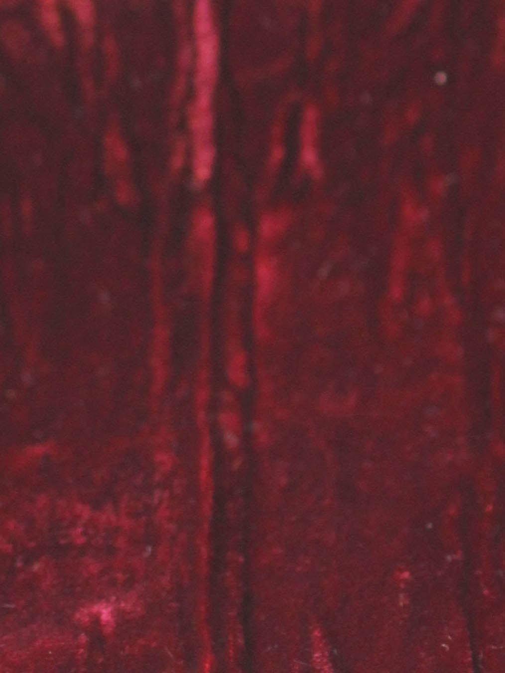 Schwarz-roter Seidensamt (137 cm/54 Zoll) – Rüschen