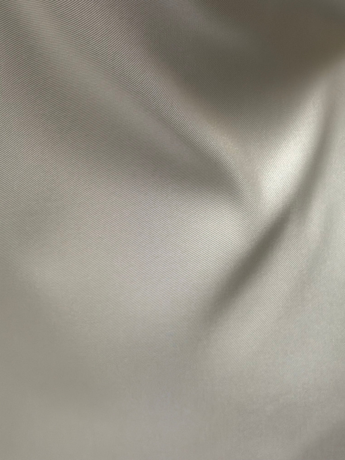 Hell elfenbeinfarbener Polyester-Mikado (Italien) - P614