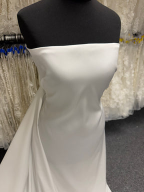 Hell elfenbeinfarbener Polyester-Mikado (Italien) - P614