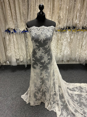 Elfenbeinfarbene Kordelspitze – Lehrer