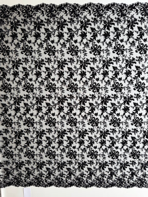 Stickspitze aus schwarzem Samt - Madina