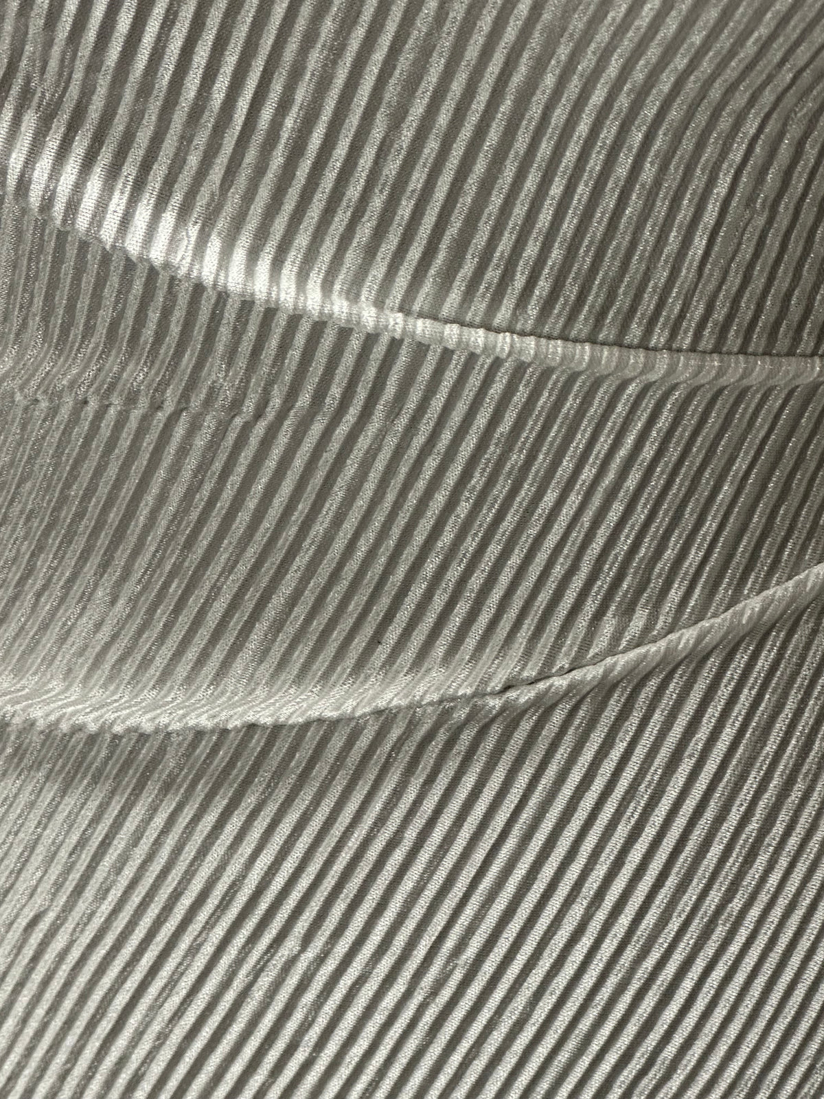 Elfenbeinfarbener, plissierter Polyesterstoff - Laval (CF)