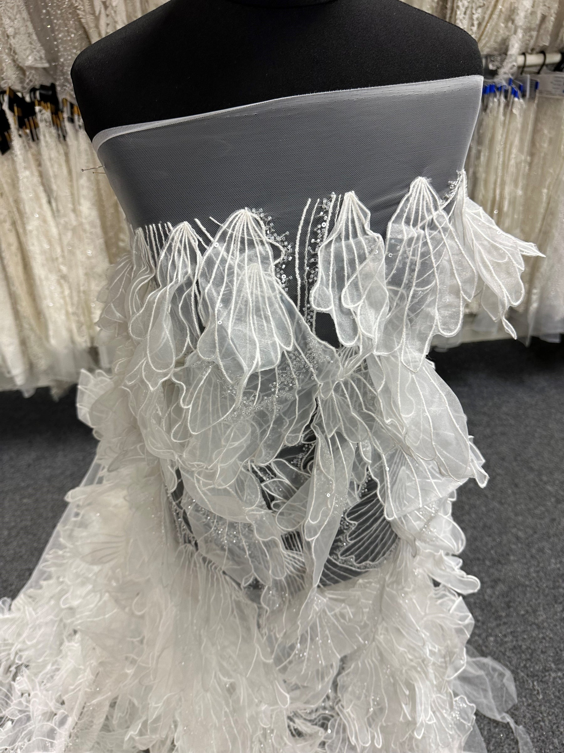 Elfenbeinfarbene 3D-Spitze – Fallon