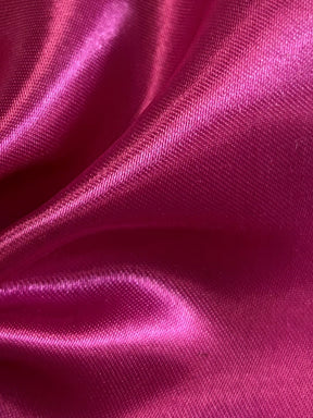 Kirschroter Polyestersatin – Ascot