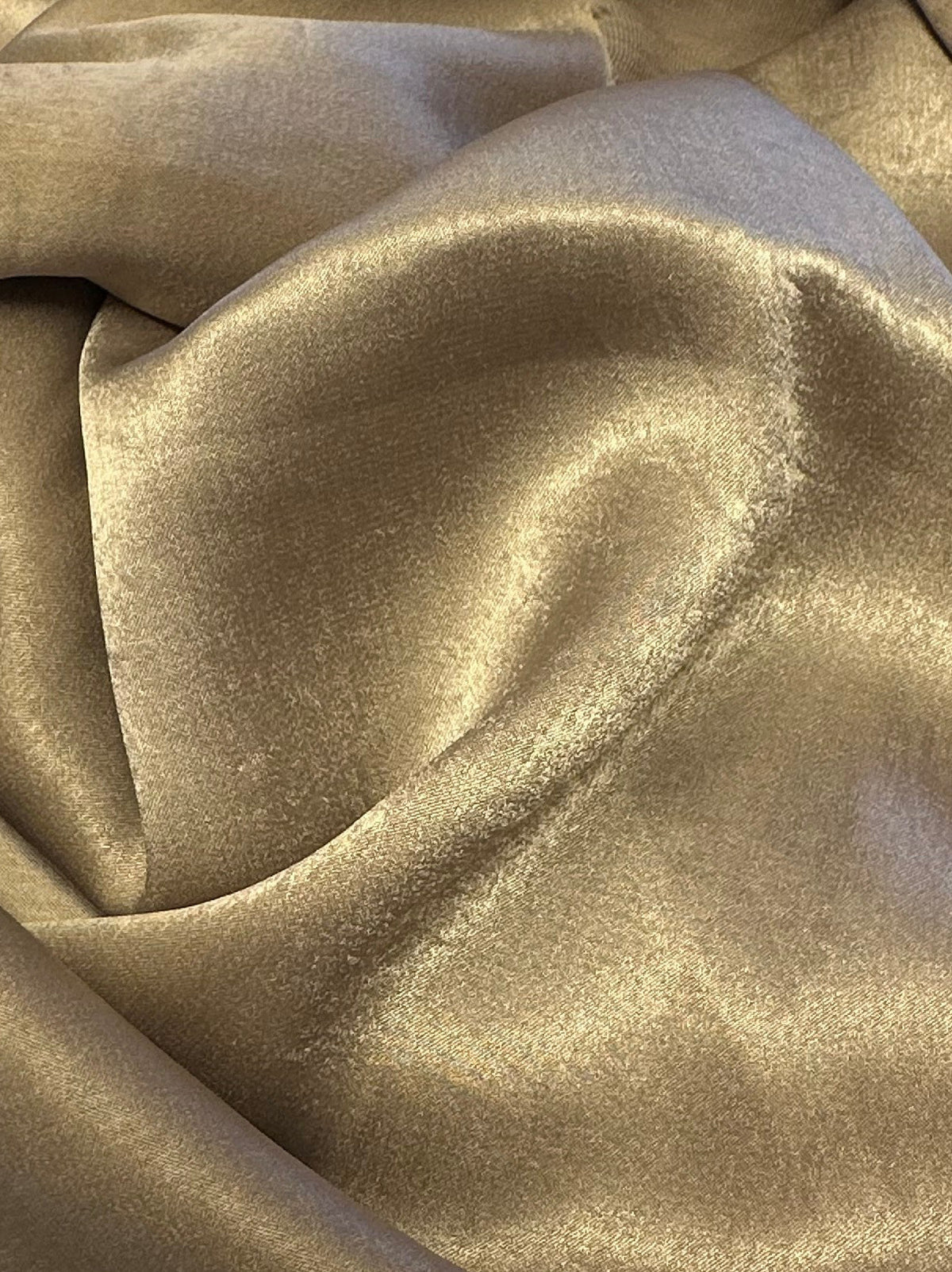 Kaffeefarbener Polyestersatin - Zweck