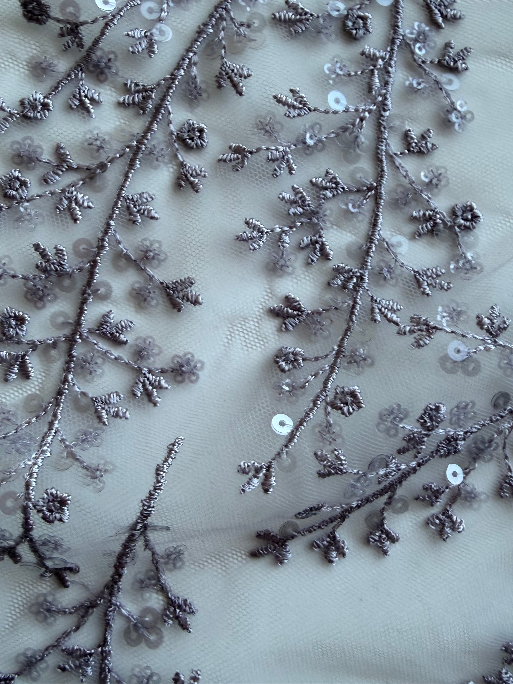 Grau-lila Paillettenspitze - EB3065