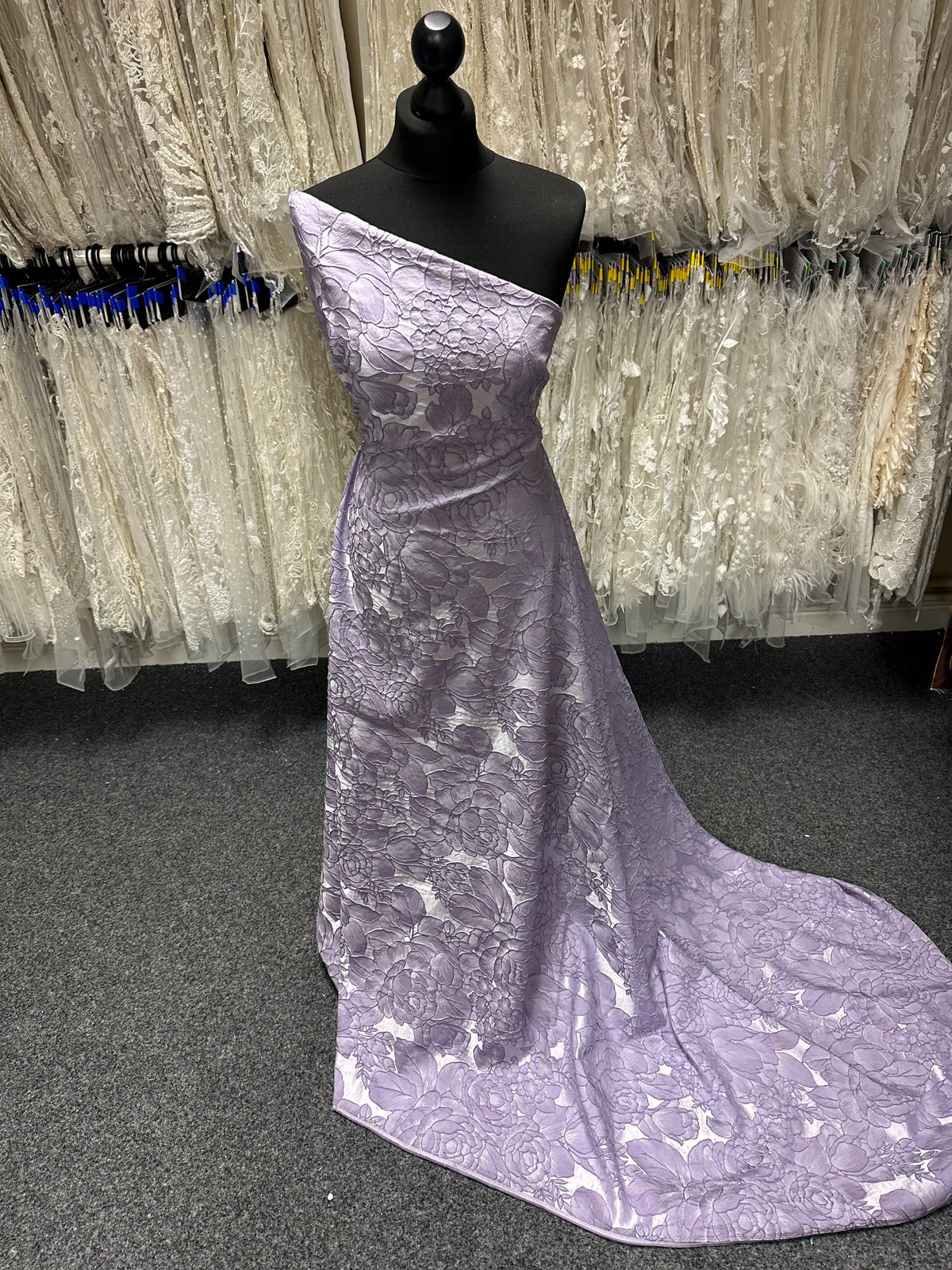 Lavendelfarbener Jacquard mit Struktur – Debatte