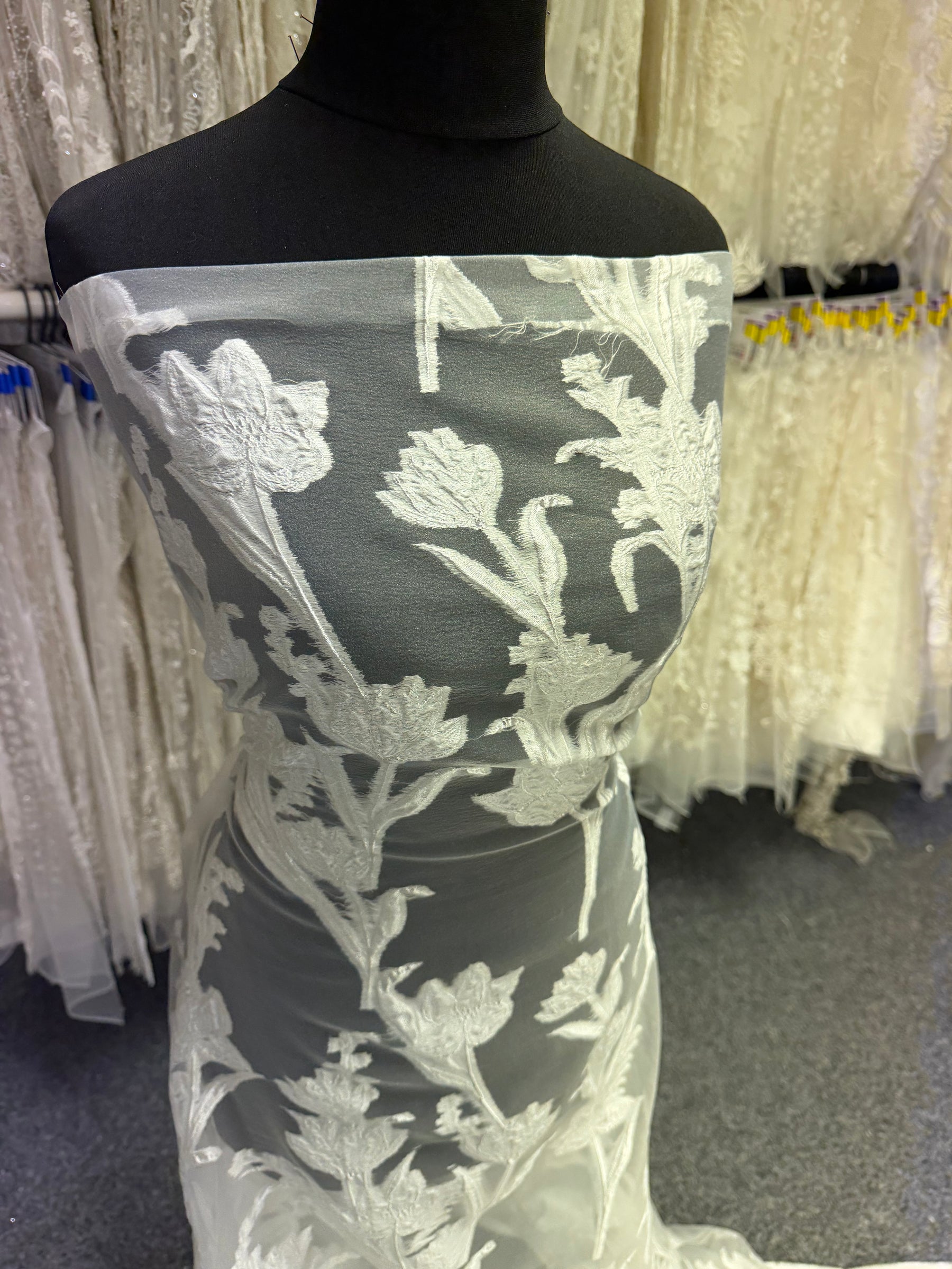Elfenbein Jacquard Coupé Filé – Banks
