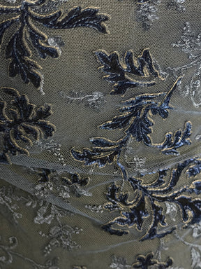 Marineblauer Samt mit Stickereispitze – Madina